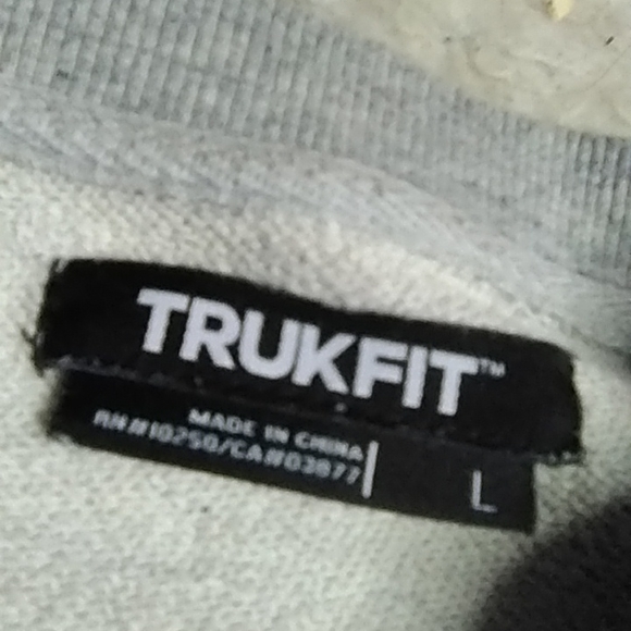 Sweatshirt - Picture 2 of 3